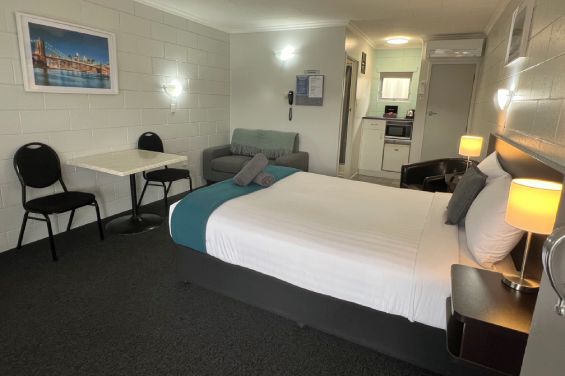 Deluxe Studio Unit bed